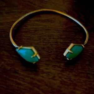 Kendra Scott Elegant Gold and Green Bracelet